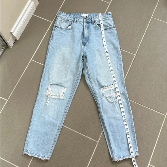 ZARA Light Wash Distressed Jeans - Picture 3 of 5